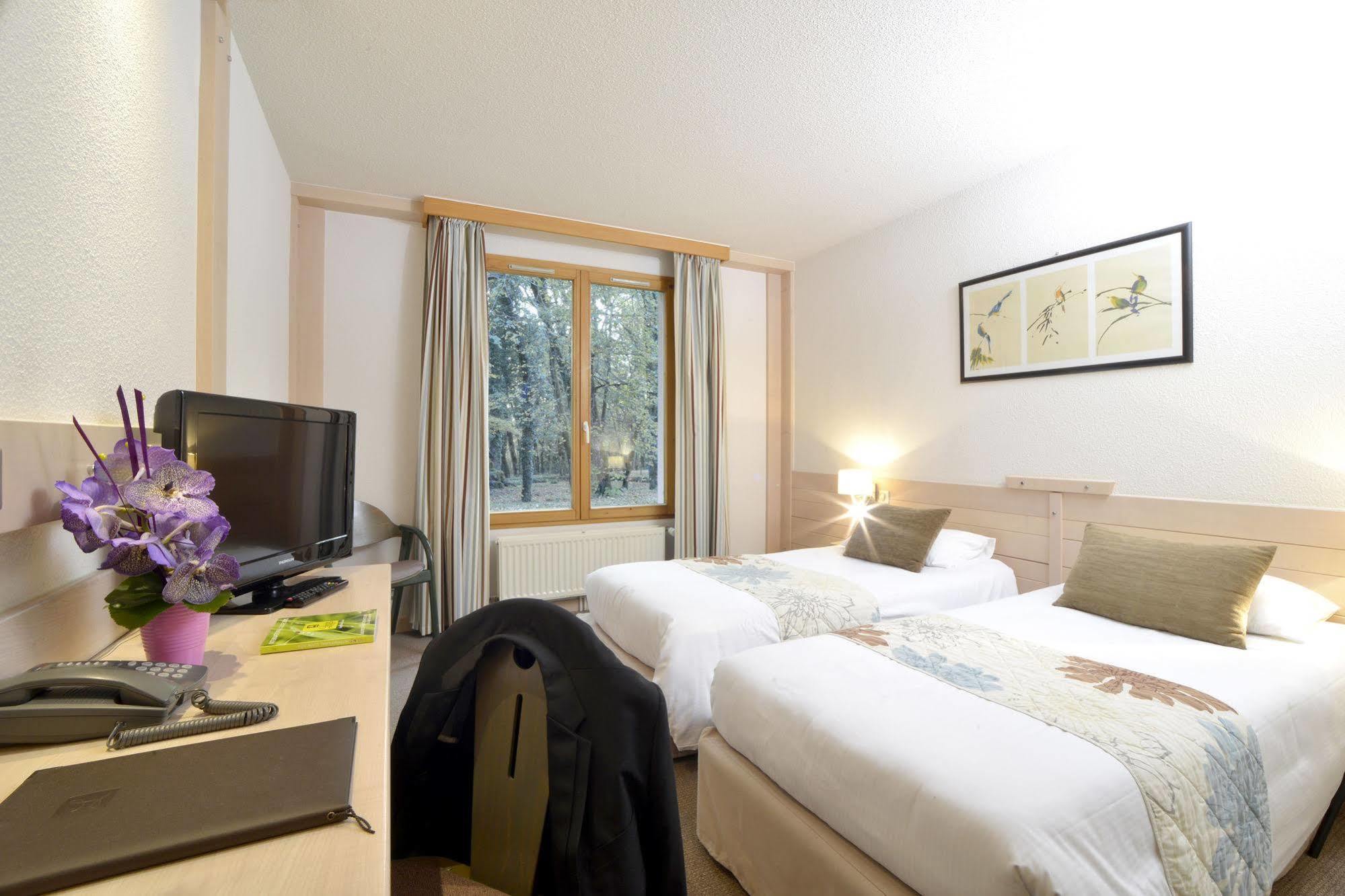 Le Bois Dormant-Hotel Restaurant & Spa Logis Hotel Champagnole Exterior photo